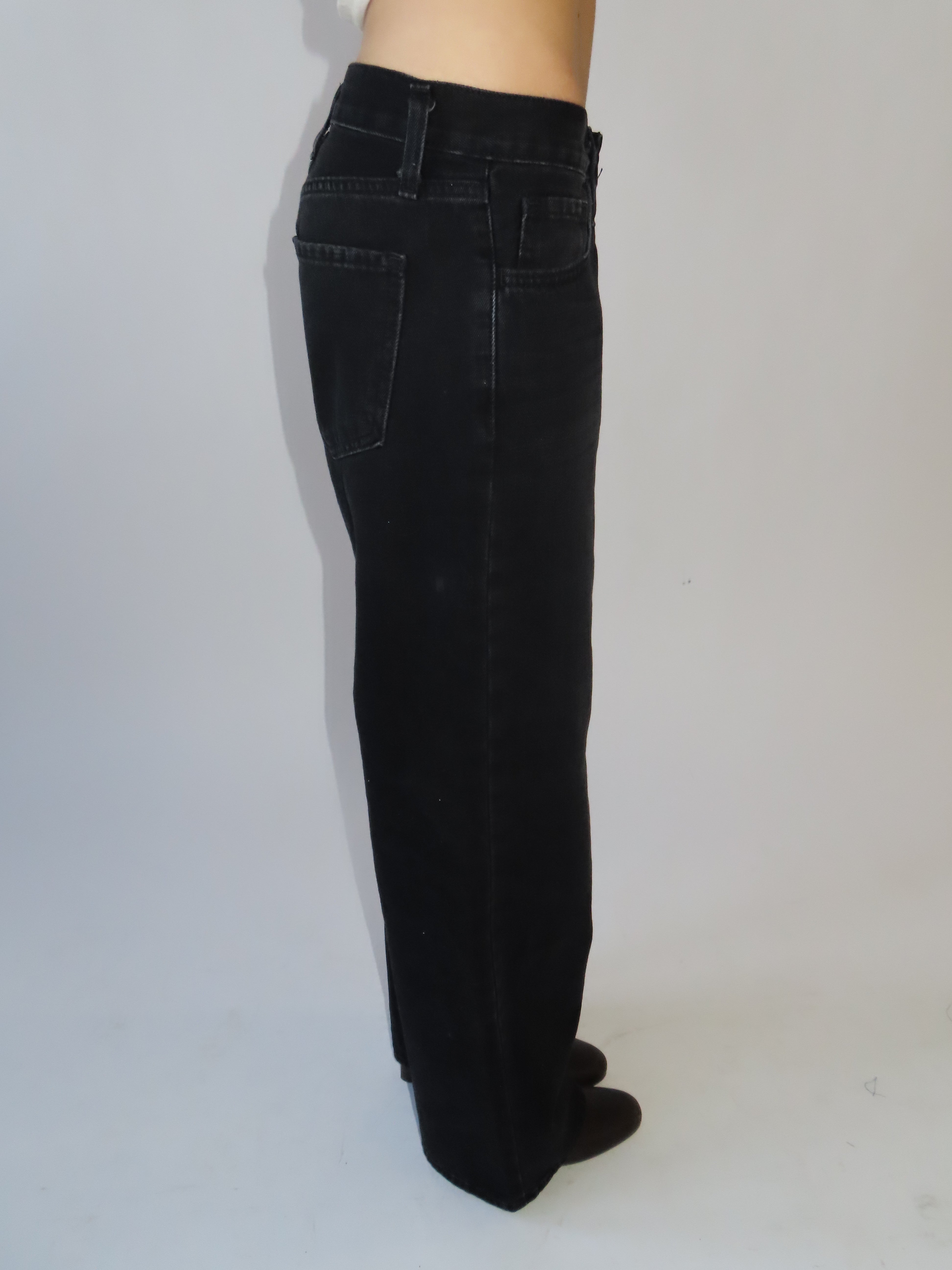 Low-Rise Classic Fit Jeans